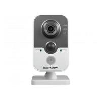 Видеокамера Hikvision DS-2CD2422FWD-IW